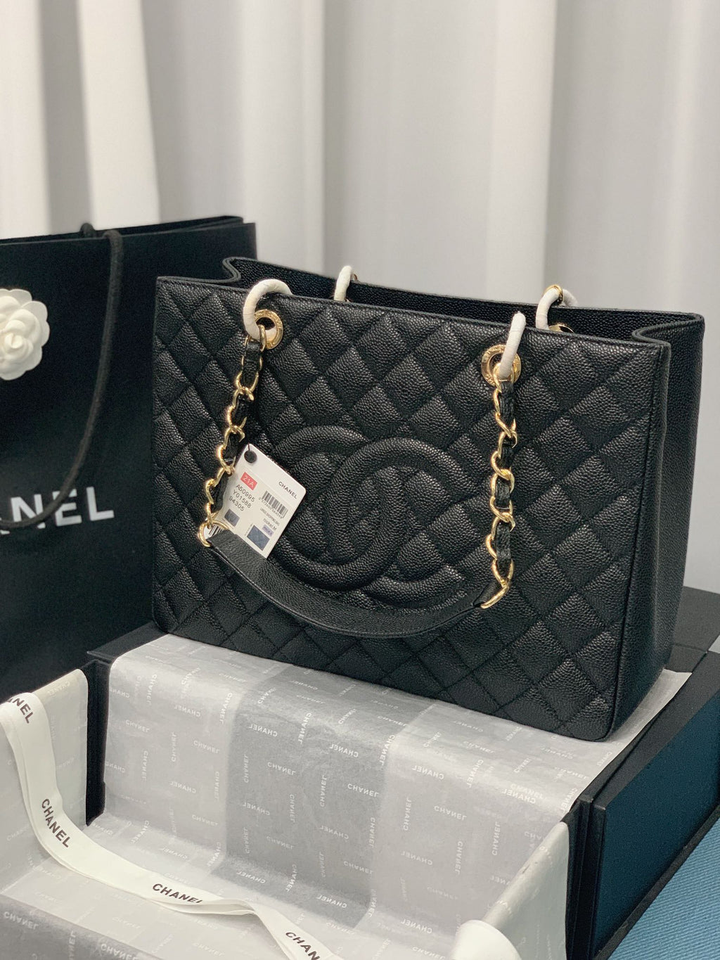 CHANEL 25S MEDALLION TOTE 33 CM IN BLACK CAVIAR WITH GOLD HARDWARE