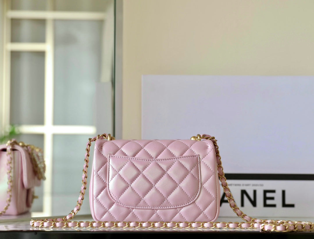 CHANEL 25S FLAP BAG 17 CM IN PEARL PINK LAMBSKIN WITH GOLD HARDWARE