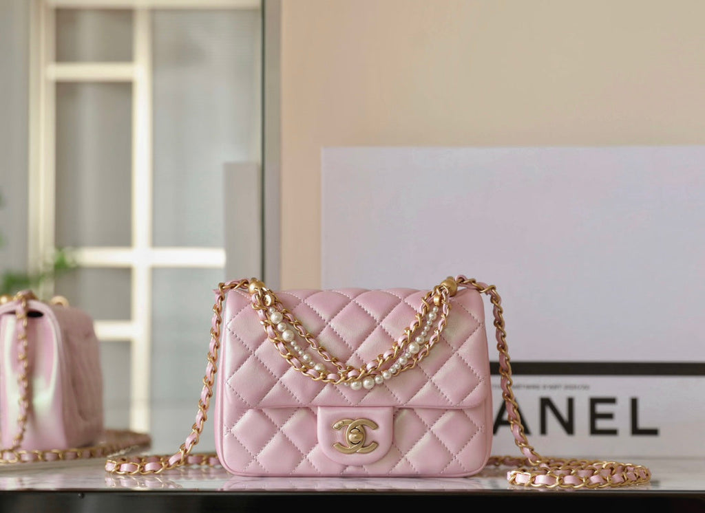 CHANEL 25S FLAP BAG 17 CM IN PEARL PINK LAMBSKIN WITH GOLD HARDWARE