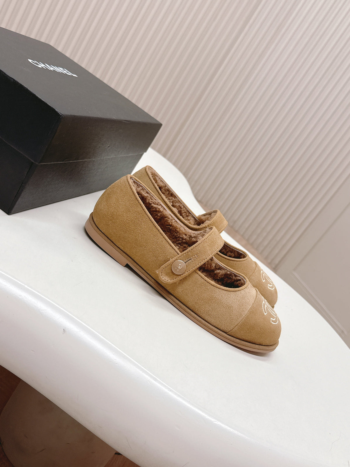 CHANEL FLAT MARY JANE SHOES 25S IN WARM BEIGE VELVET