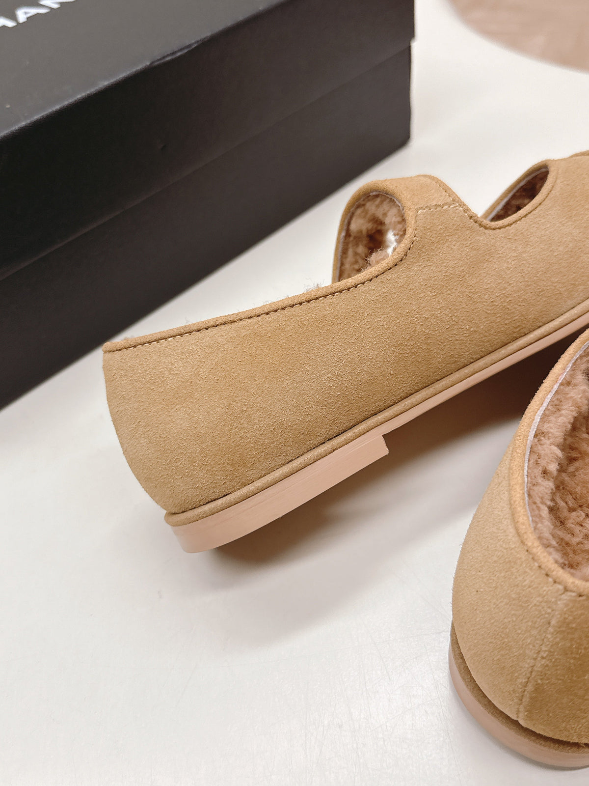 CHANEL FLAT MARY JANE SHOES 25S IN WARM BEIGE VELVET