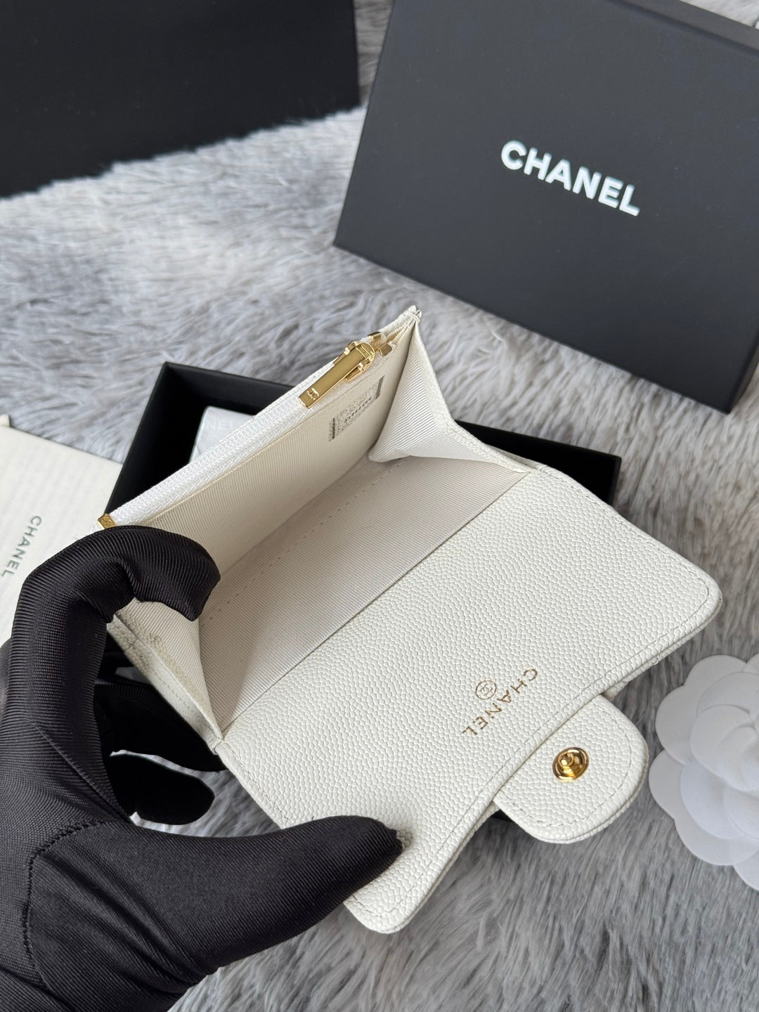 CHANEL 25S CLASSIC FLAP CARD HOLDER 11 IN IVORY CAVIAR GOLD HARDWARE