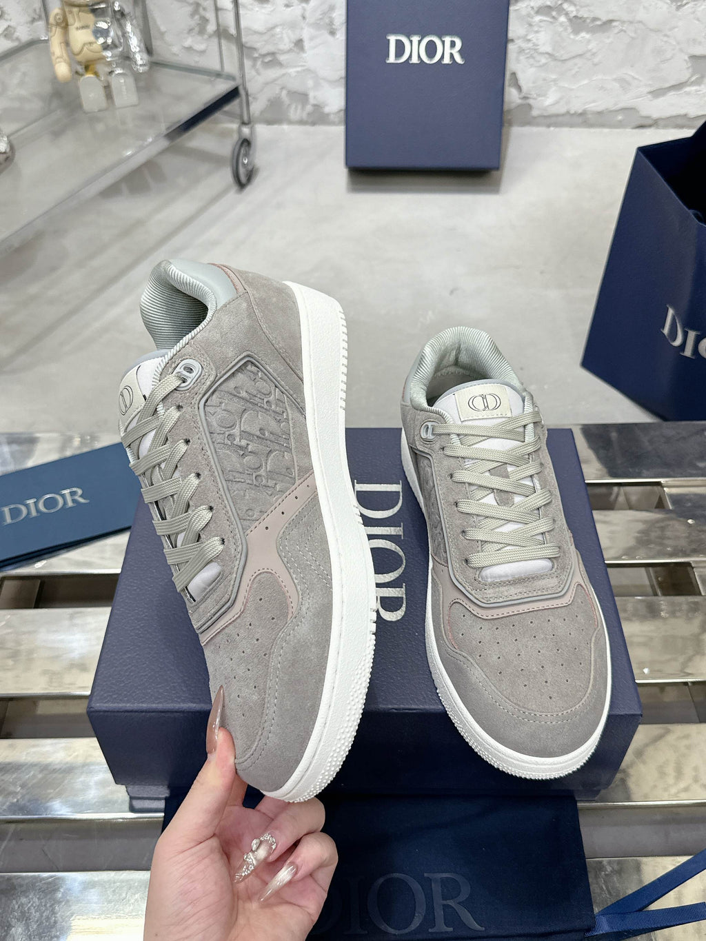 DIOR 25S B27 UPTOWN LOW-TOP SNEAKERS IN GREY CALFSKIN STYLE 6