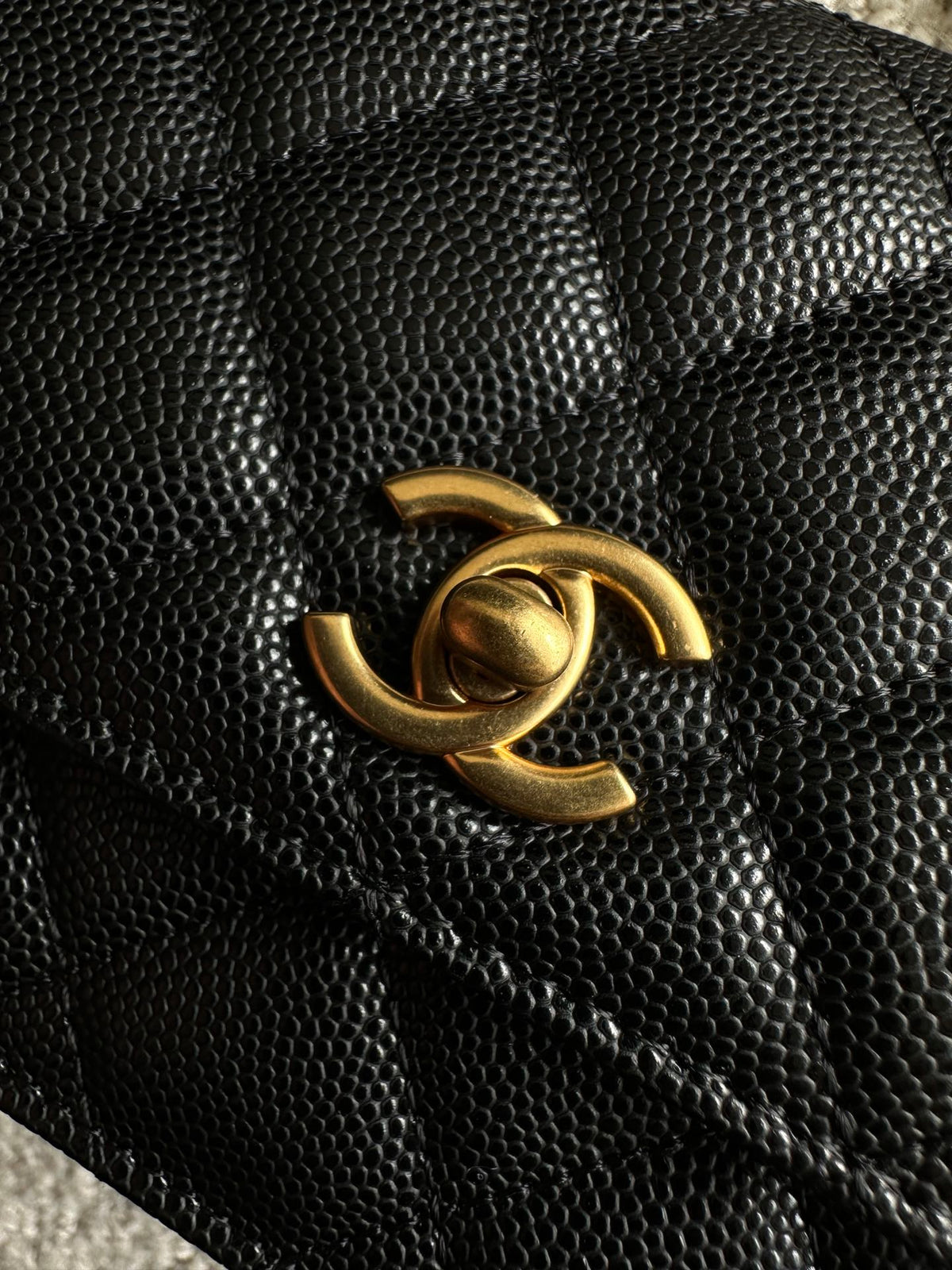 CHANEL 25S CLASSIC WALLET ON CHAIN 19 IN BLACK LAMBSKIN WITH GOLD HARDWARE
