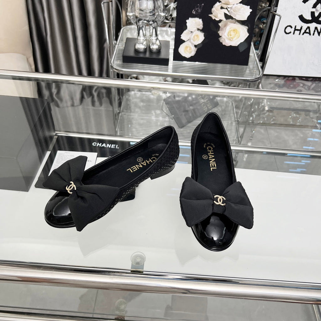 CHANEL 25S ROUND TOE BALLET FLATS WITH A BOW IN SPARKLING BLACK CANVAS