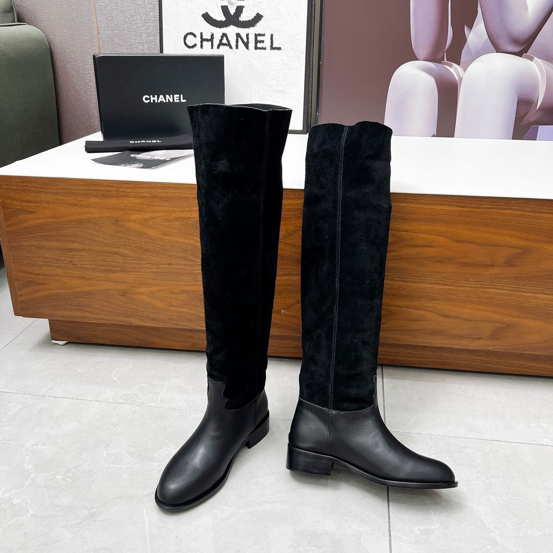 CHANEL 25S KNEE-HIGH BOOTS 35MM IN BLACK CALFSKIN AND SUEDE