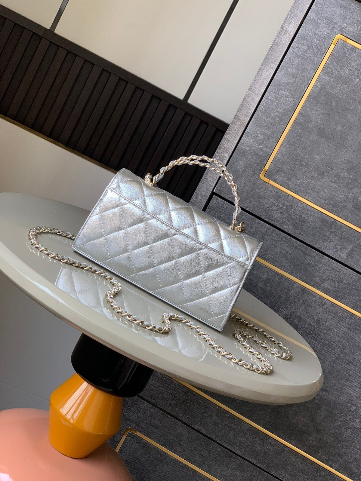 CHANEL 25S KELLY BAG 18 IN SILVER METALLIC LAMBSKIN WITH GOLD HARDWARE STYLE 1