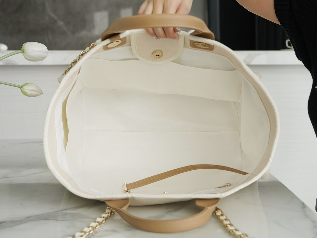 CHANEL TOTE BAG 39 ATTACHED PEARL LOGO IN BEIGE CANVAS GOLD HARDWARE