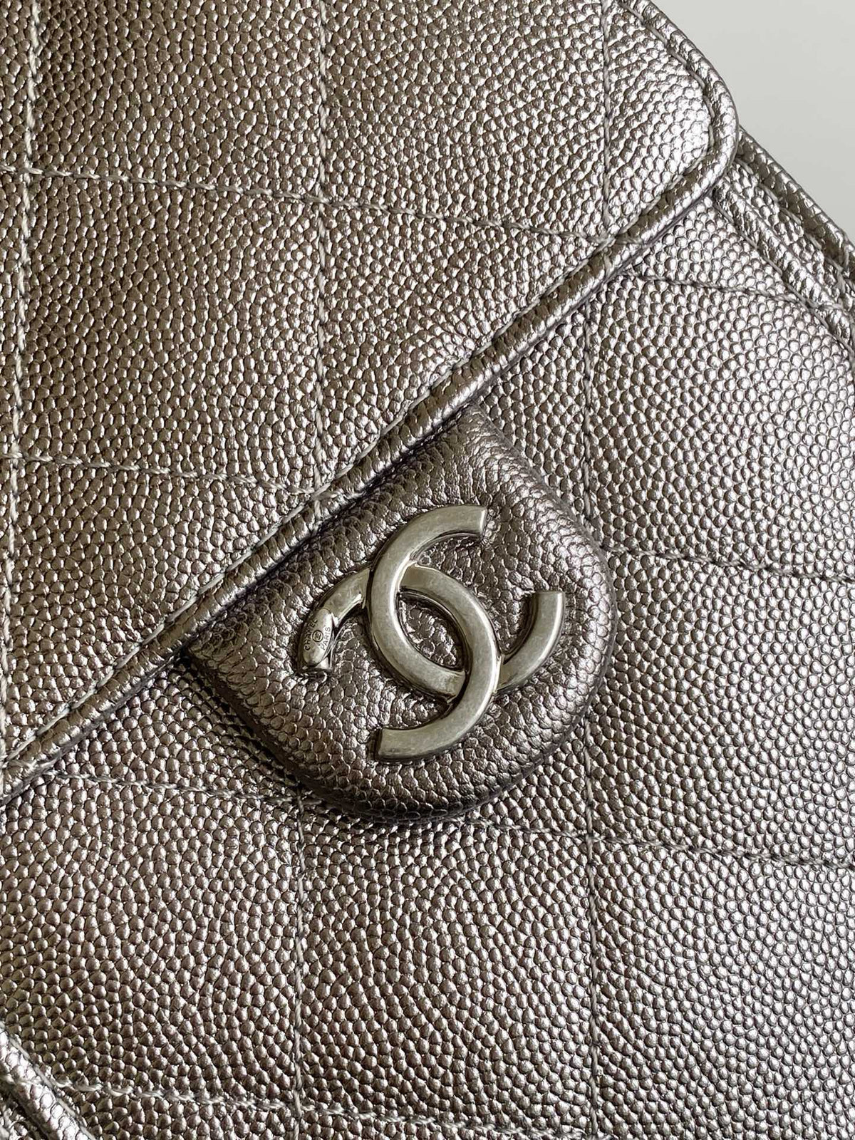 CHANEL 25S HOBO BAG 30 IN LILAC SILVER METALLIC CAVIAR